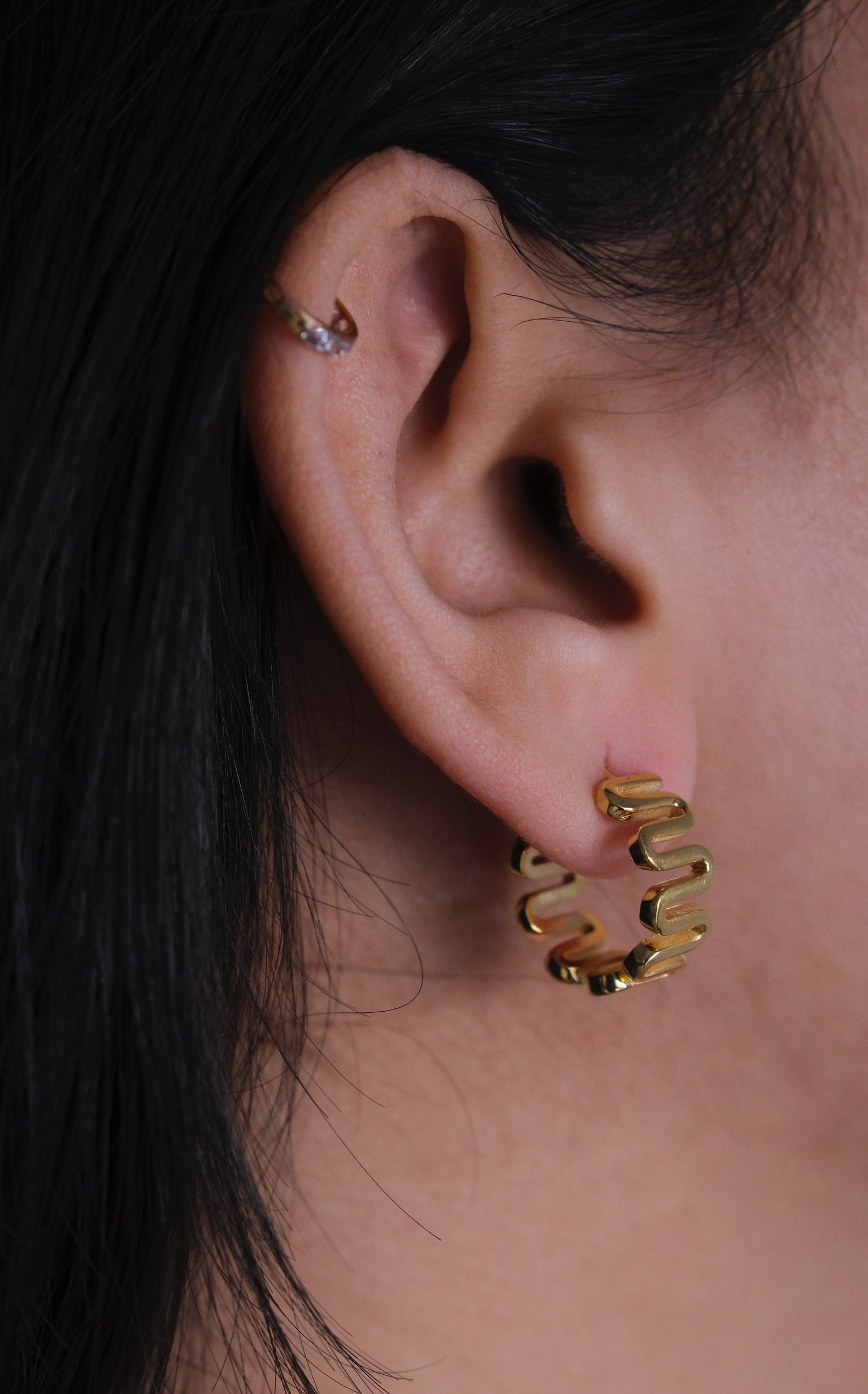 Wavy Hoops