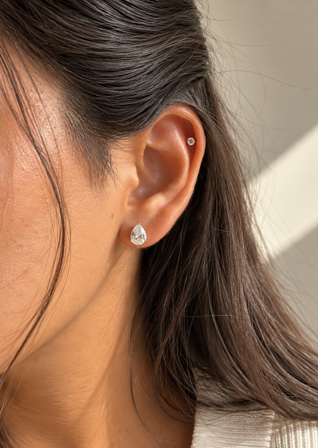 Pear Solitaire Stud