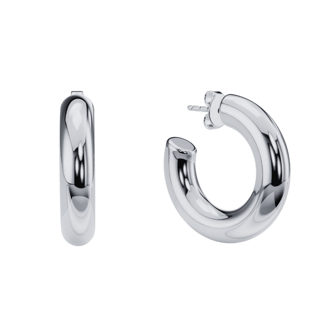 Anushka Sen In Kiyo Hoops