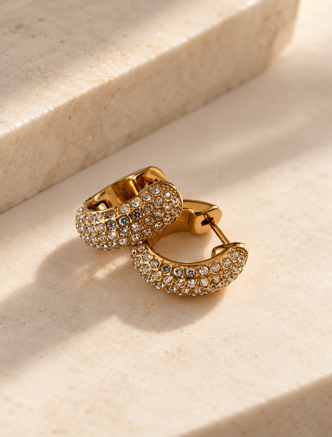 Chunky Pave Huggie