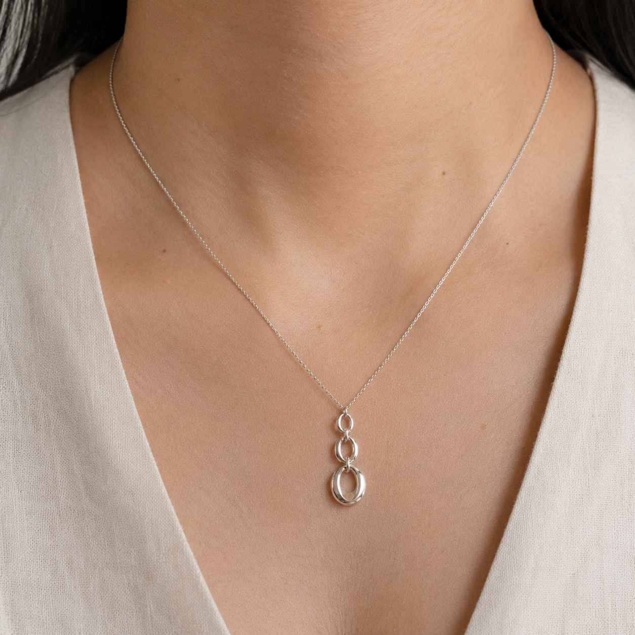 Linear Flow Necklace
