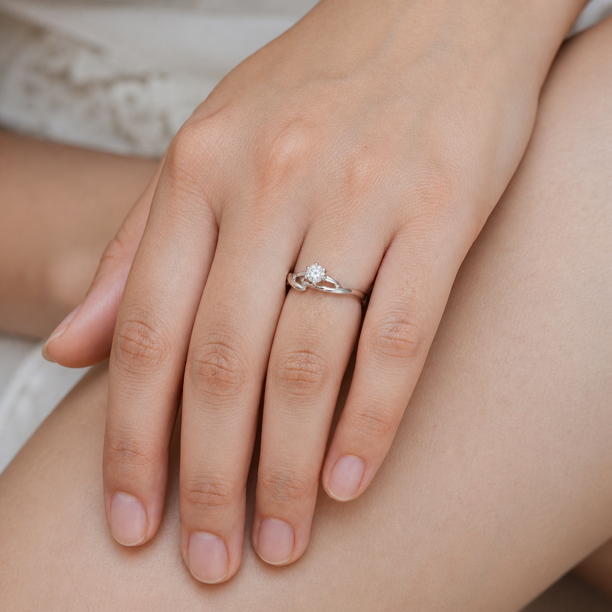 Eterna Twist Solitaire Ring