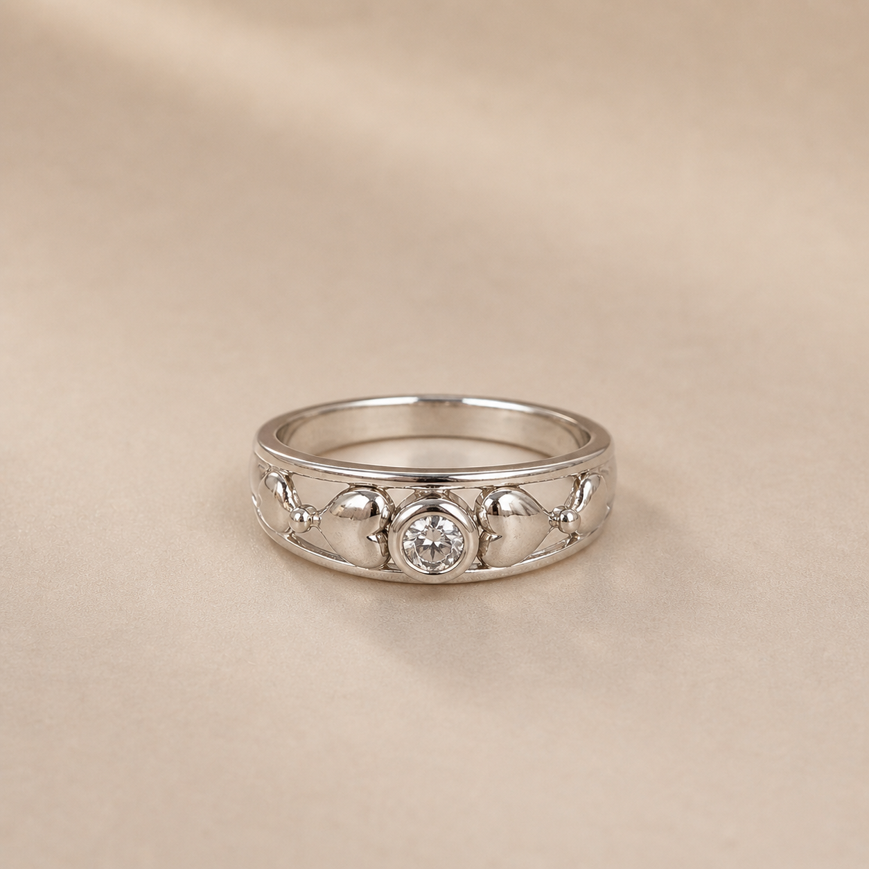 Luna Heart Band Ring