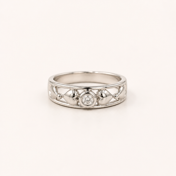Luna Heart Band Ring