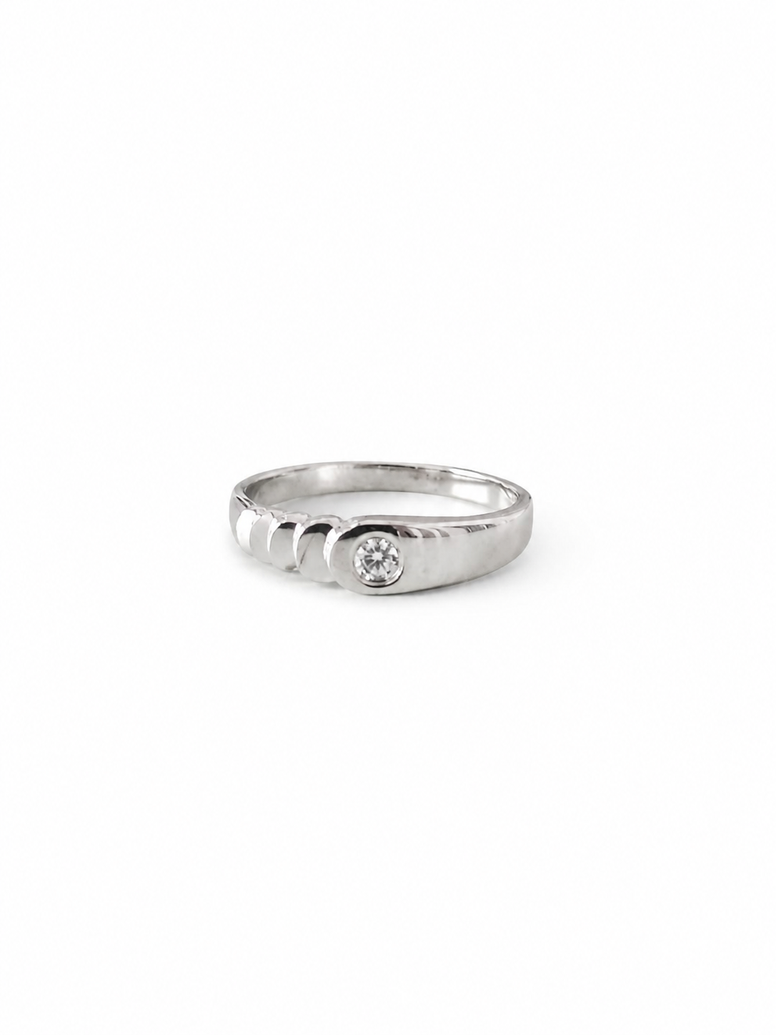 Luna Orbit Ring