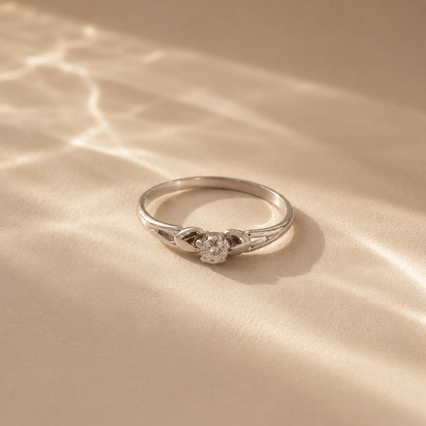Eterna Knot Solitaire Ring