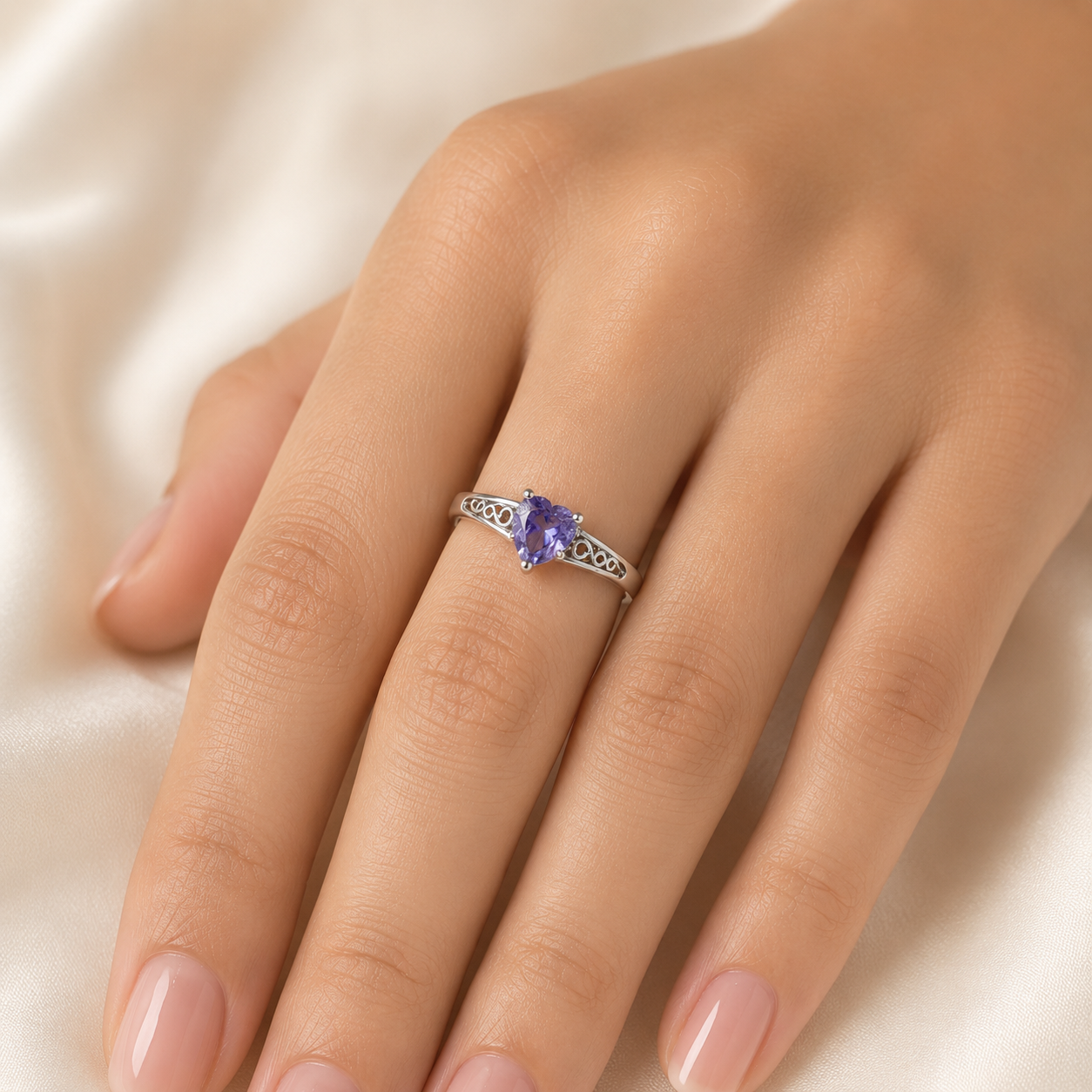 Heart-Cut Amethyst Filigree Ring