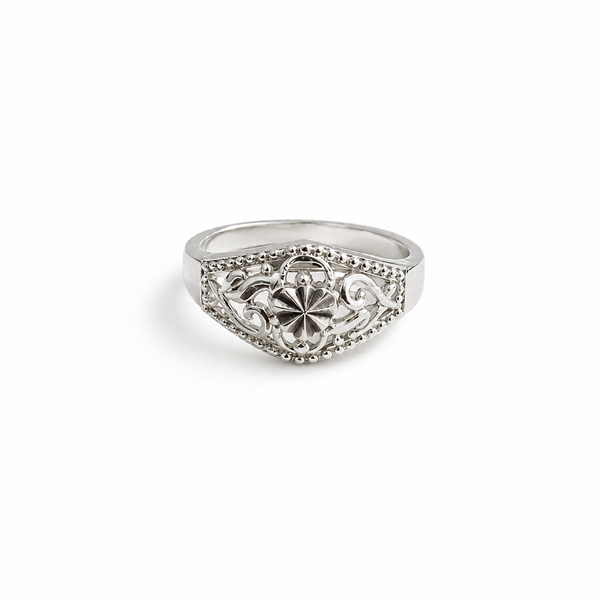Vintage Clover Signet Ring