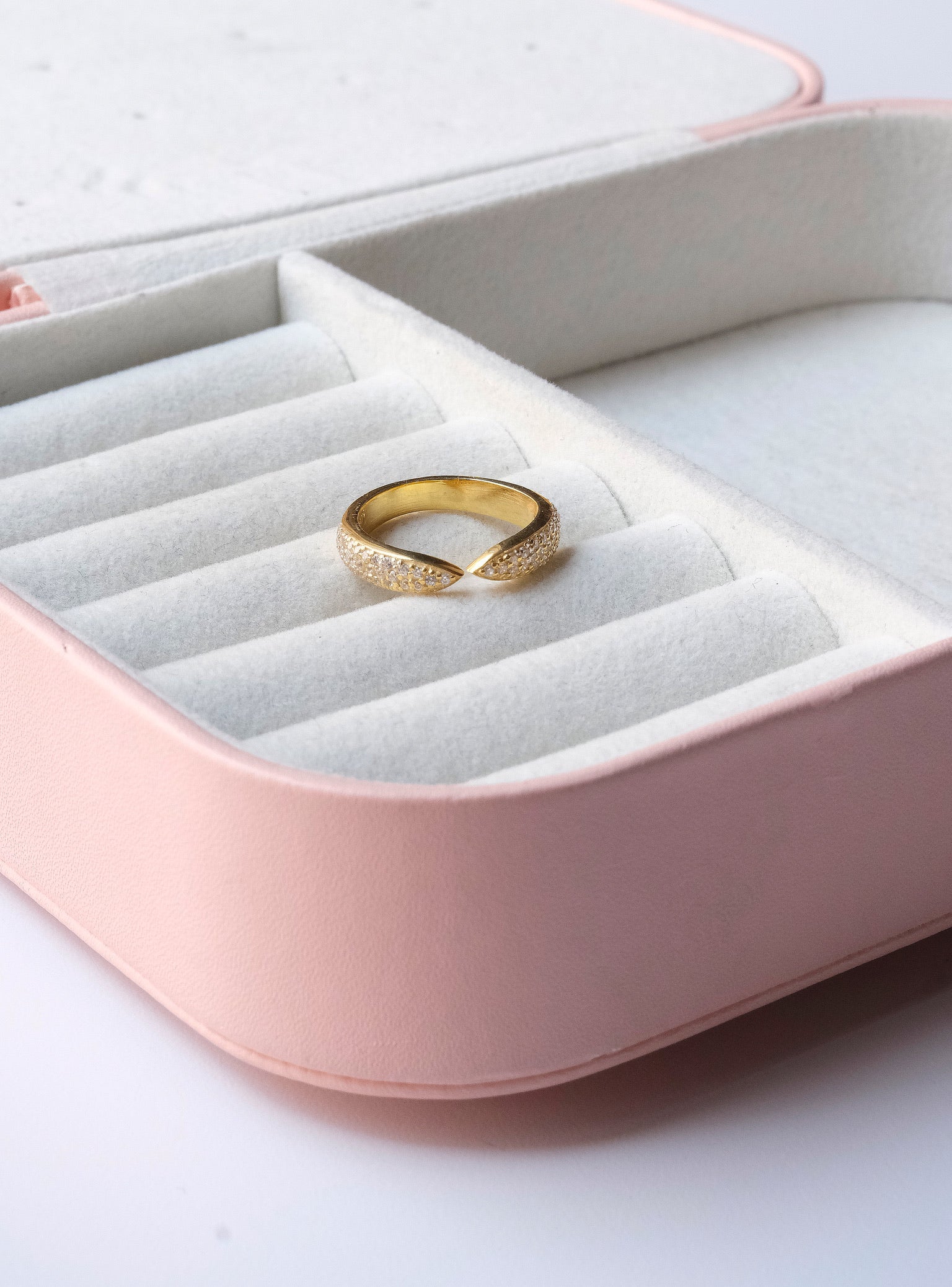 Claw Ring