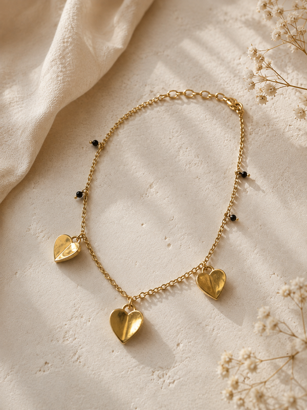 Minimal Heart Hand Mangalsutra