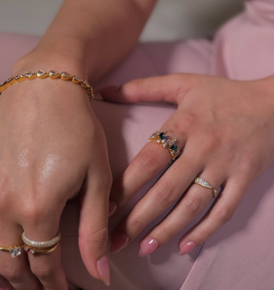 Pashmina Roshan In Claw Ring