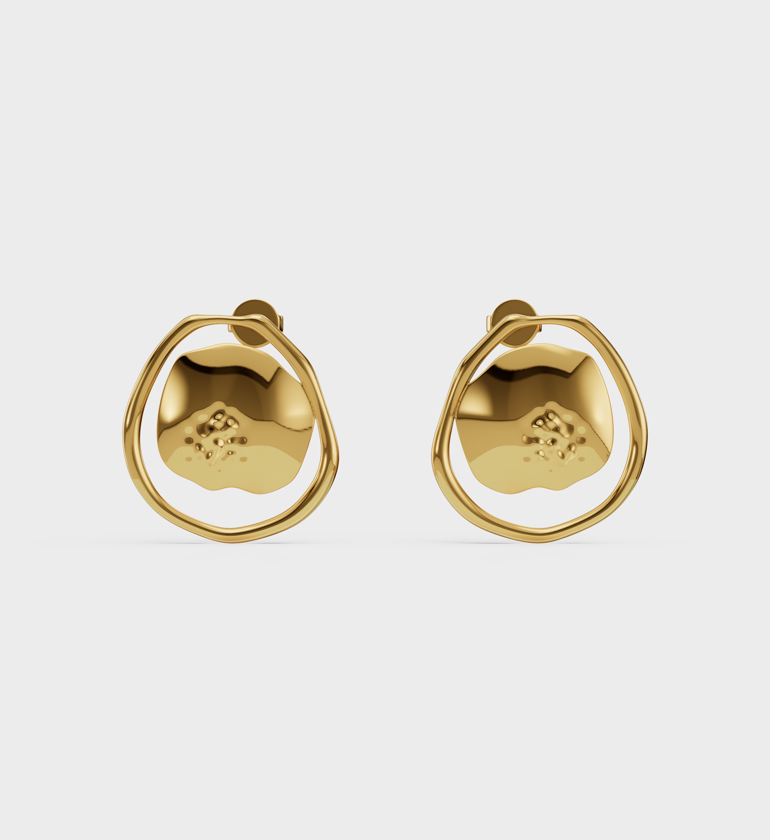 Siddhi Karwa In Molten Shield Earring