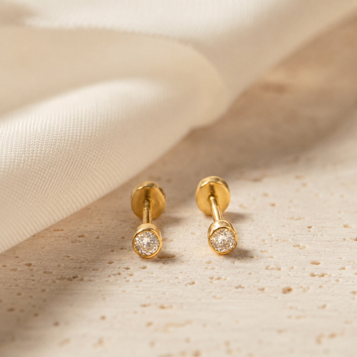 Round Diamond Studs