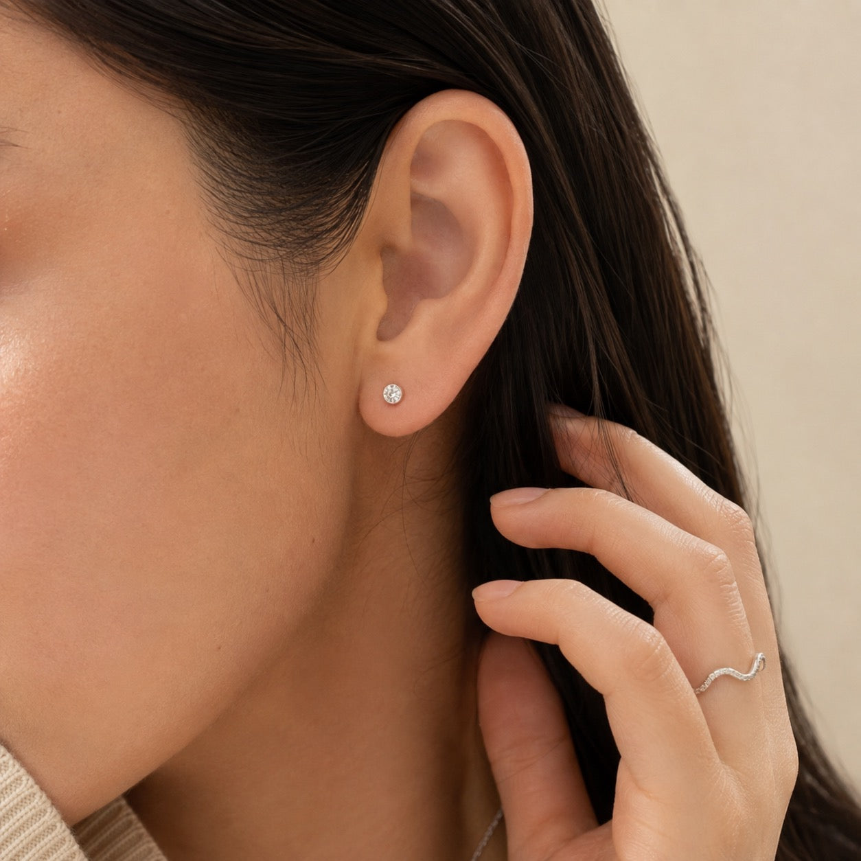 Round Diamond Studs