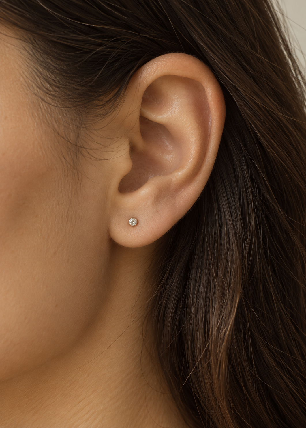 Round Bezel Stud