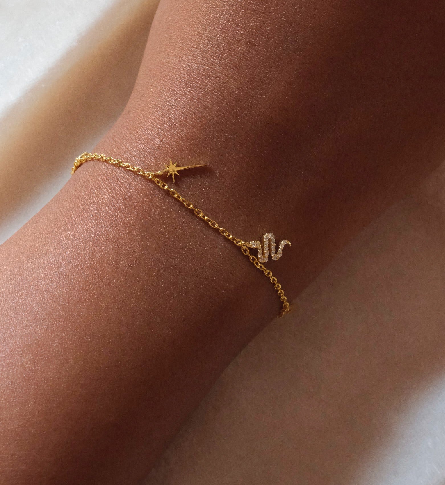 Charm Link Bracelet-Bracelets-Anushka Jain Jewellery