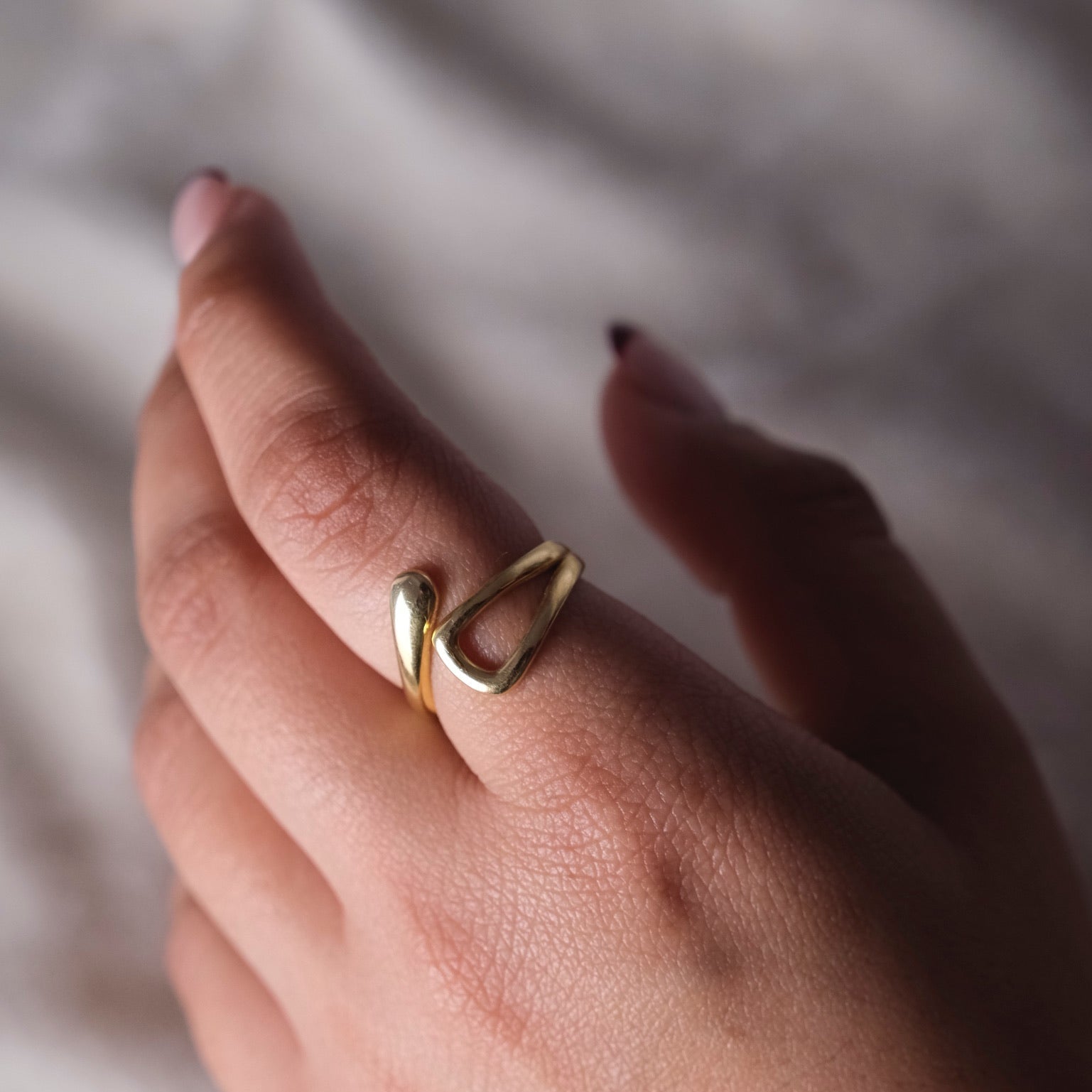 Clutch Ring-Rings-Anushka Jain Jewellery