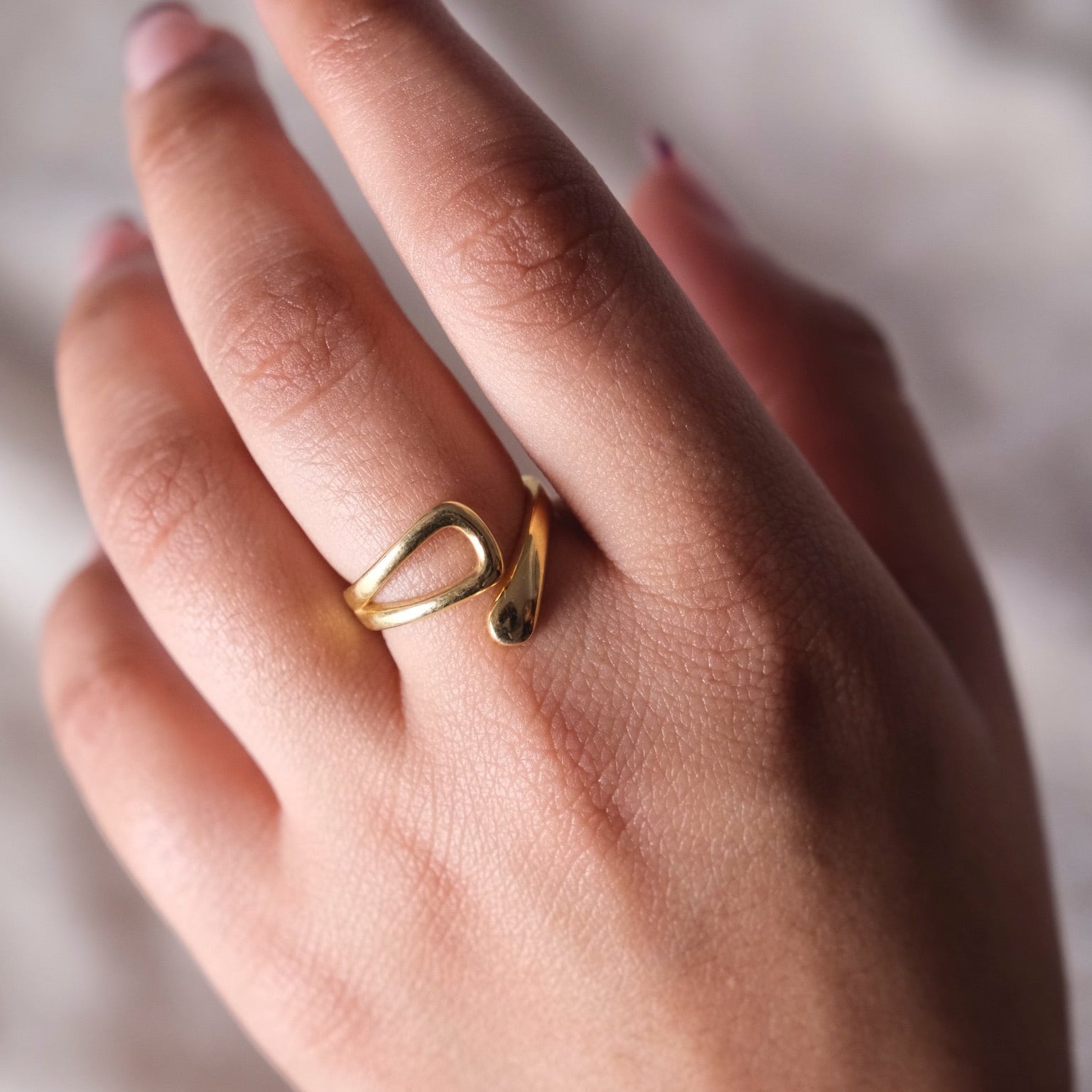 Clutch Ring-Rings-Anushka Jain Jewellery