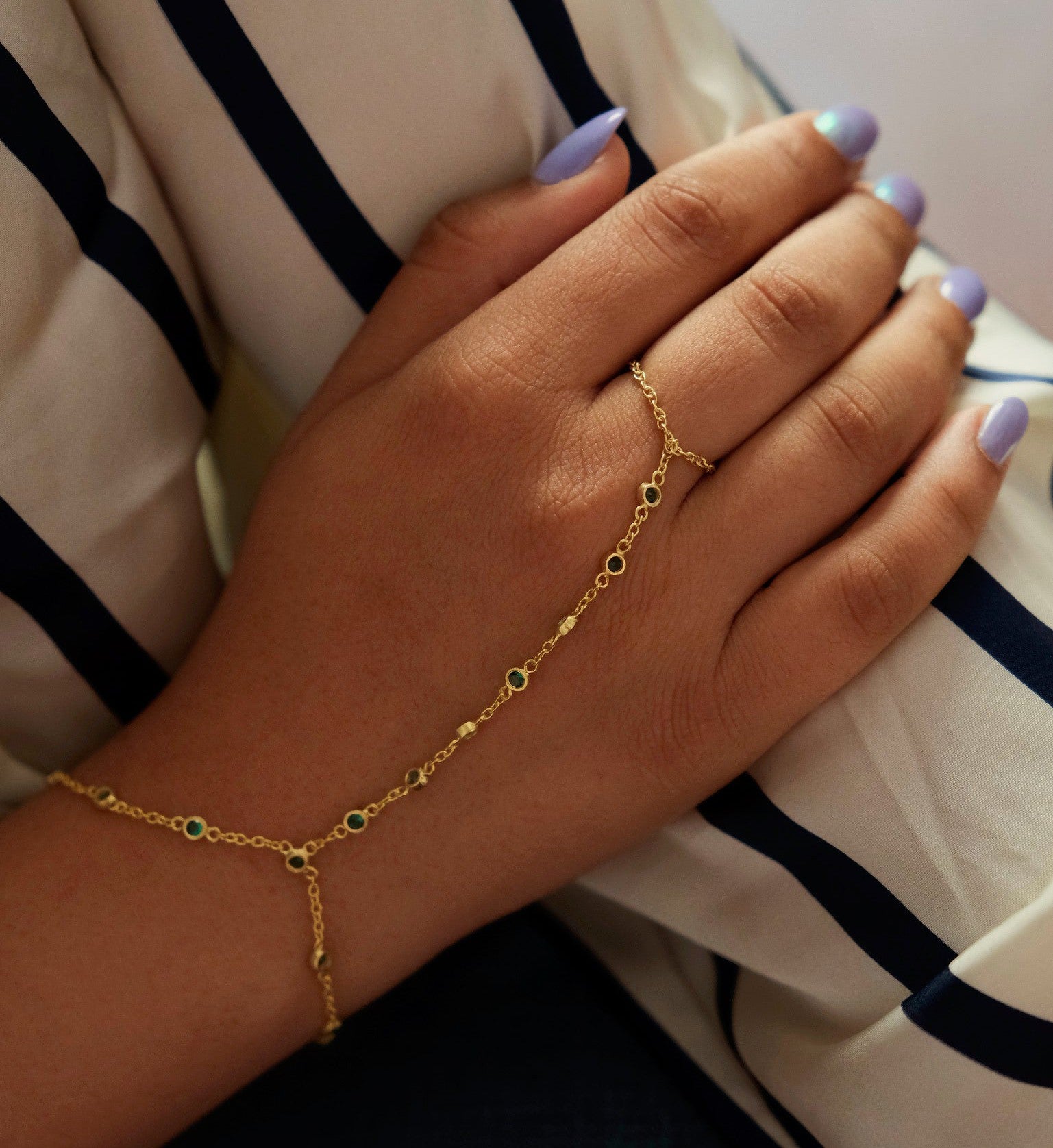 Emerald Hathfool-Bracelets-Anushka Jain Jewellery