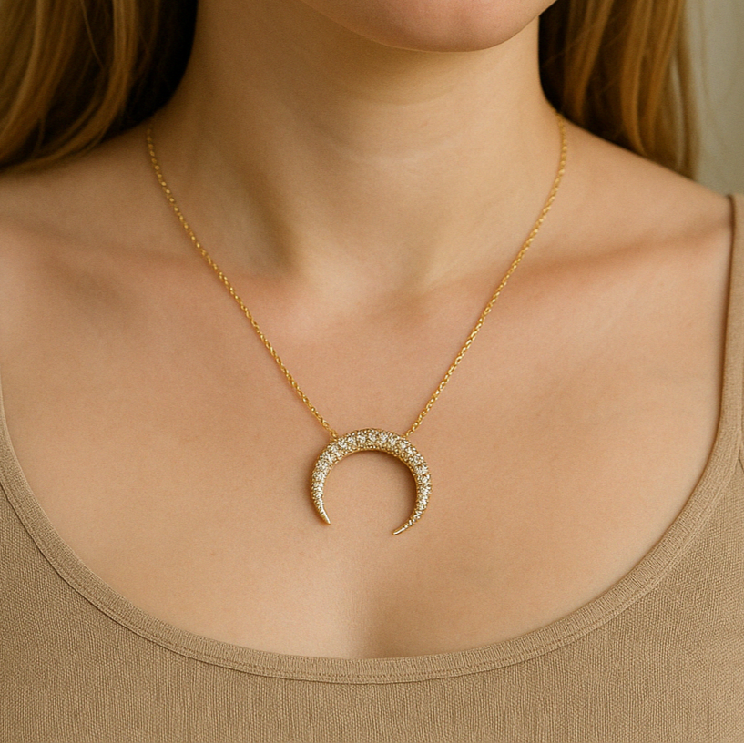 Horseshoe Diamond Necklace-Pendants-Anushka Jain Jewellery