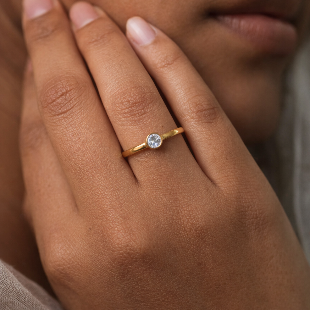 Single Diamond Ring-Rings-Anushka Jain Jewellery