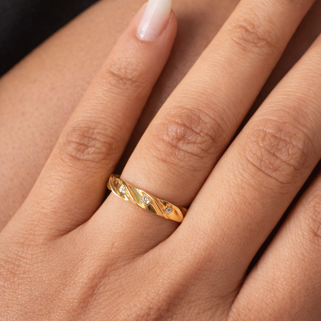 Swirl Diamond Ring-Anushka Jain Jewellery