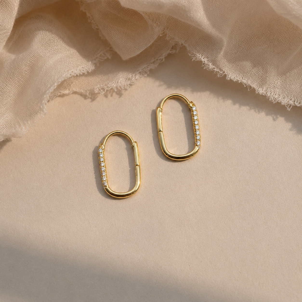 Diamond Oval Huggies