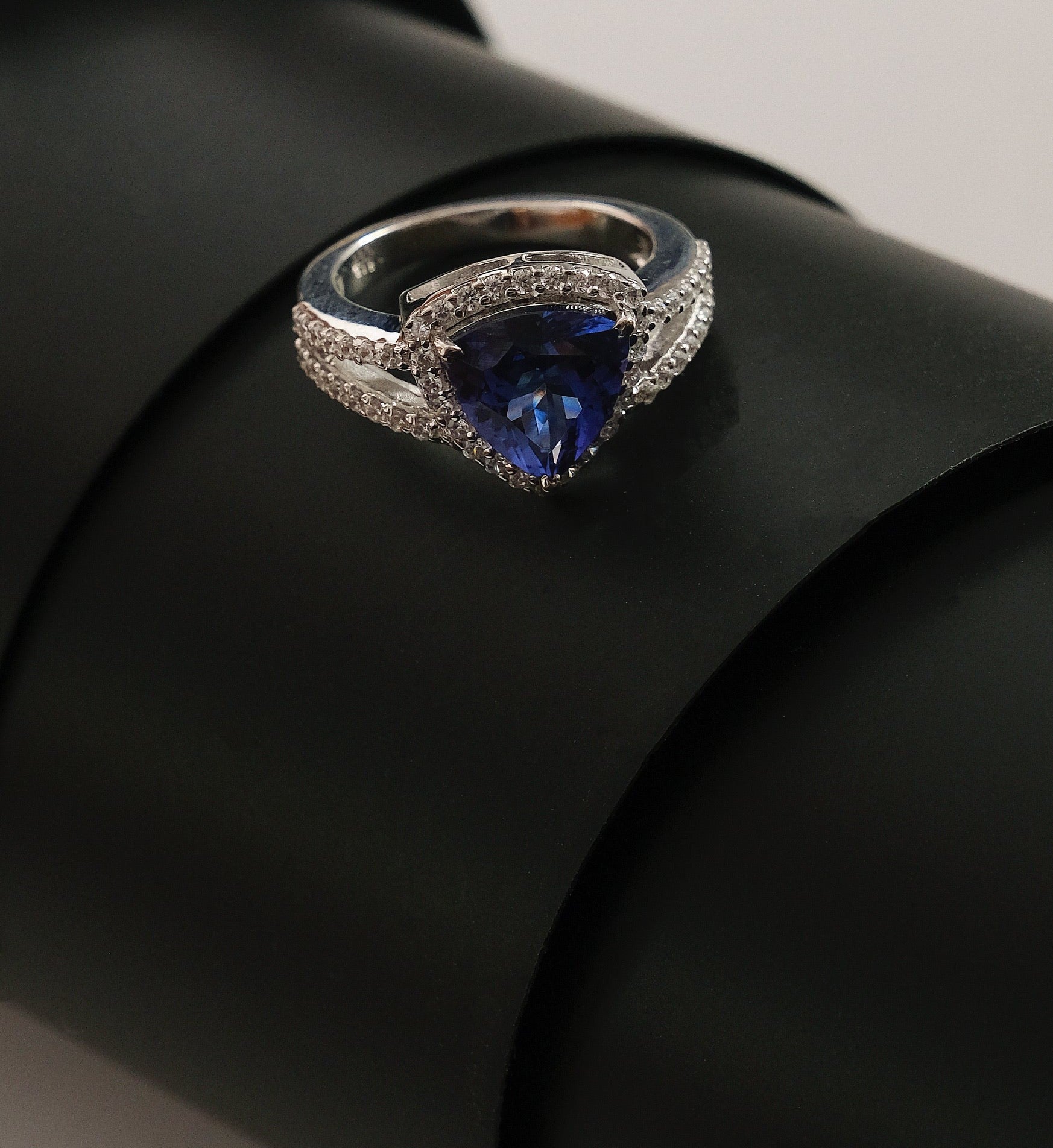 14k Tanzanite Wedding Band