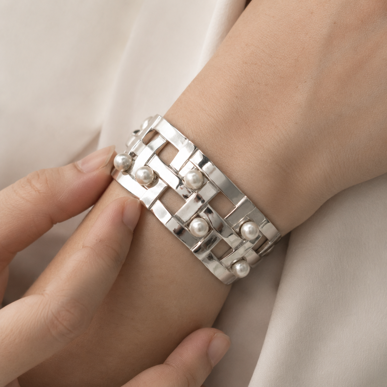 Pearl Luxe Bangle