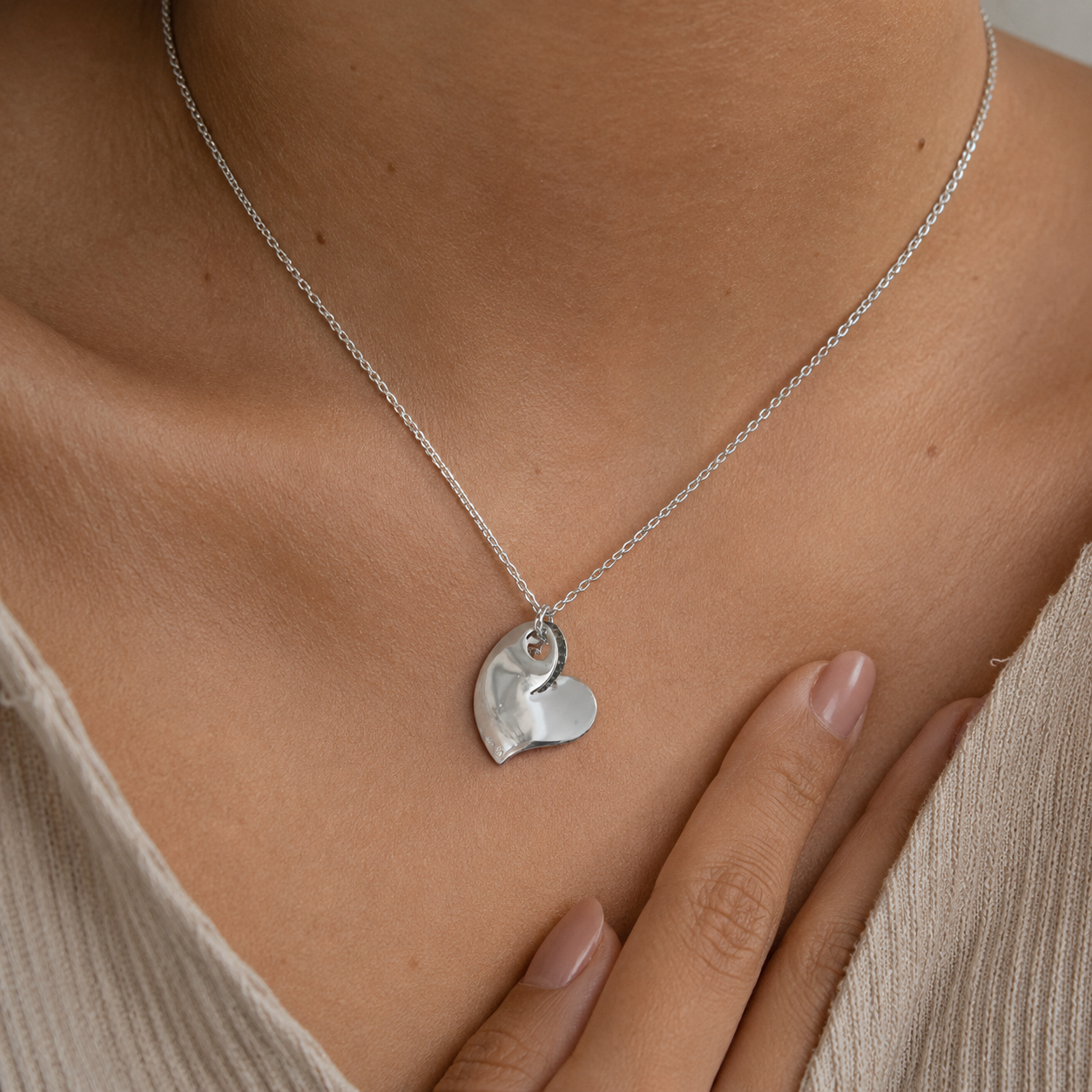 Noir Scatter Necklace