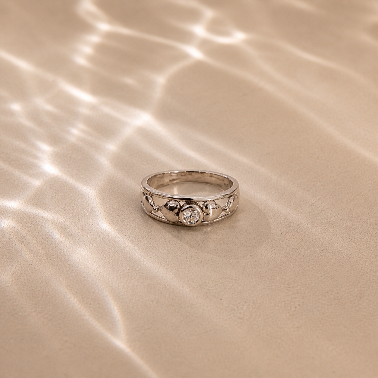 Luna Heart Band Ring