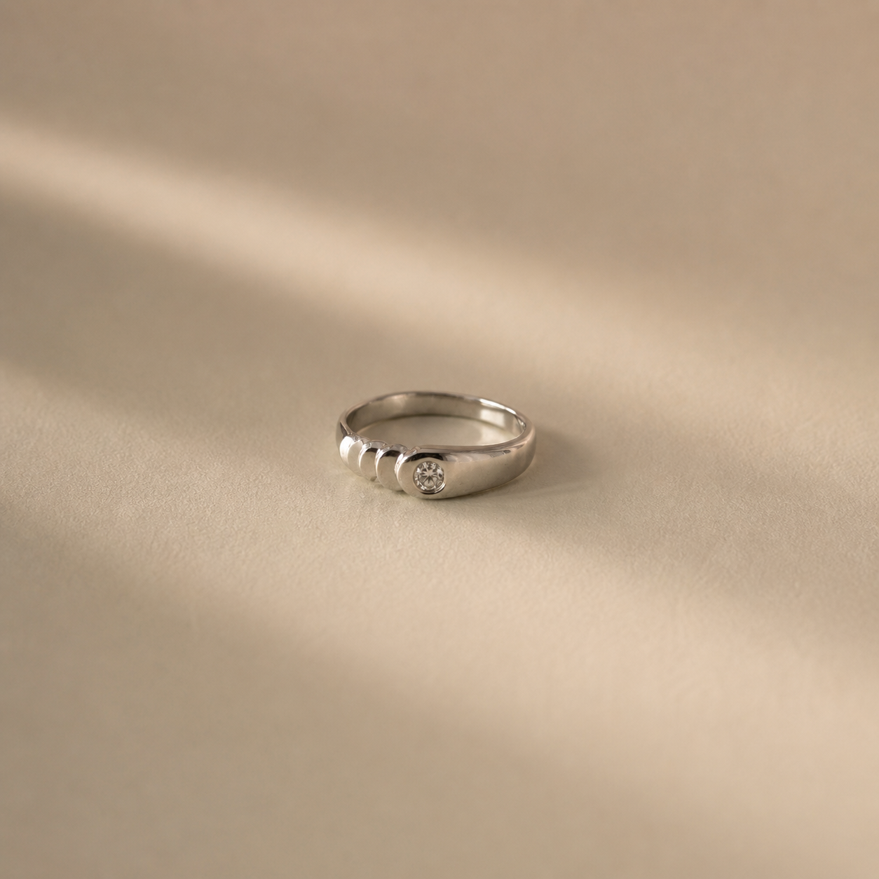 Luna Orbit Ring