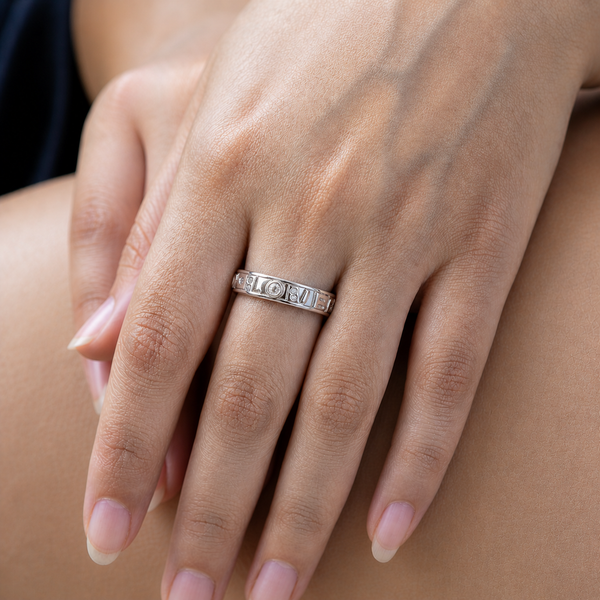 Amora Love Band Ring