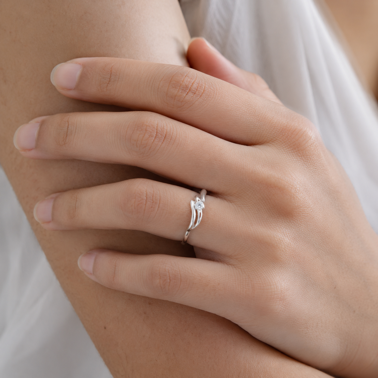 Aurielle Flow Solitaire Ring