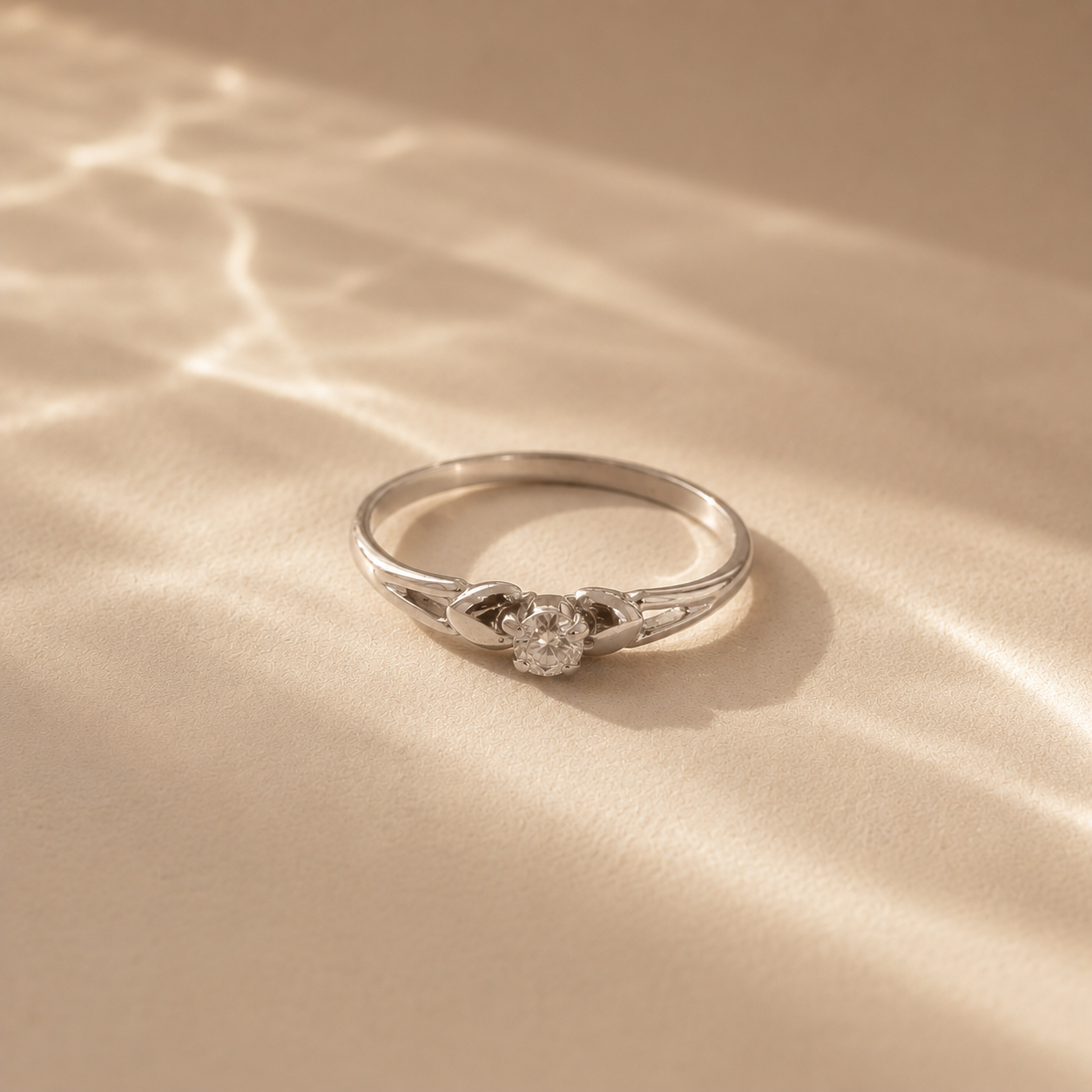 Eterna Knot Solitaire Ring