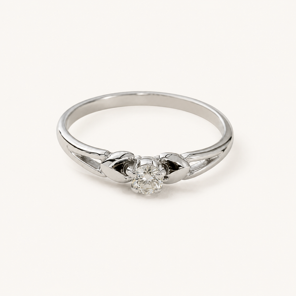 Eterna Knot Solitaire Ring