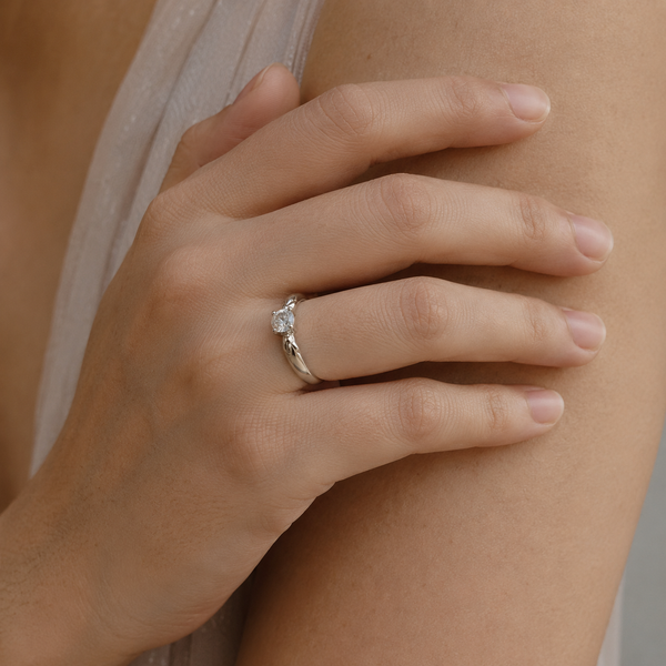 Aurielle Knot Solitaire Ring