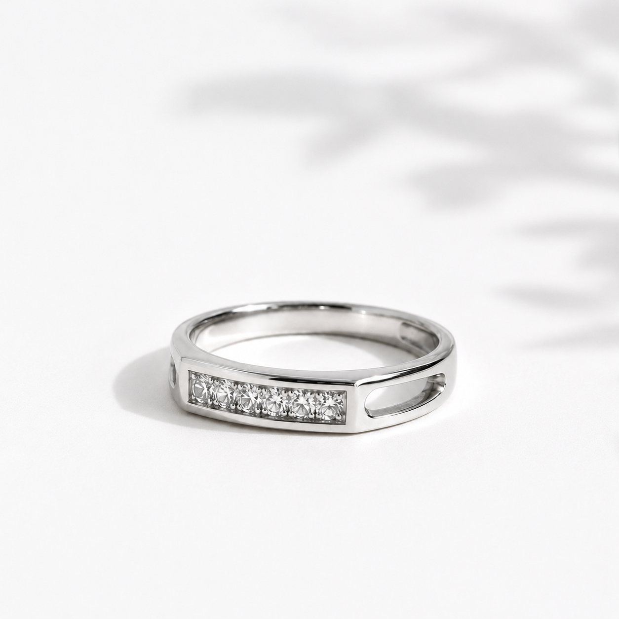Lumière Channel Ring
