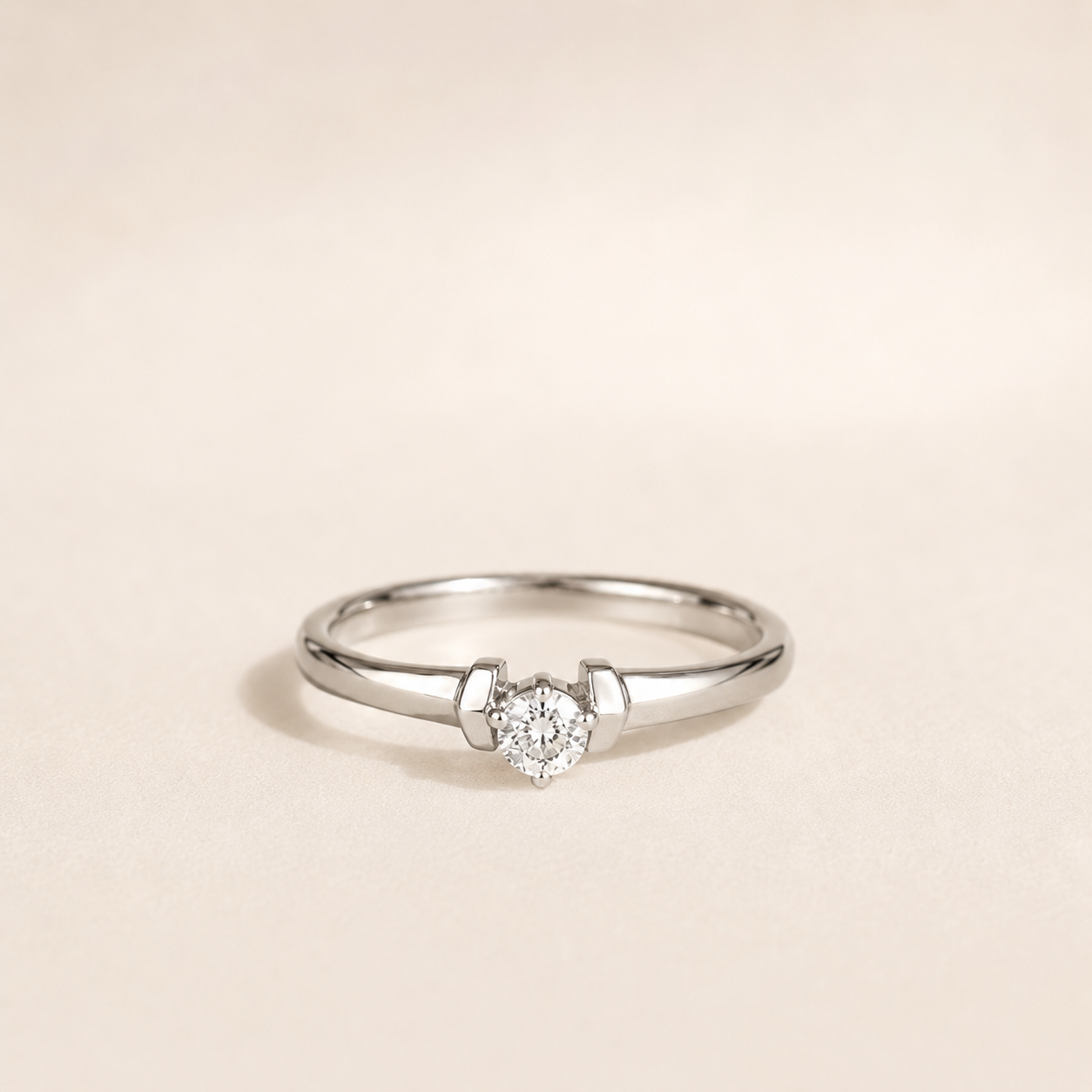 Eterna Solitaire Ring