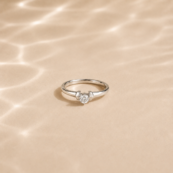 Eterna Solitaire Ring