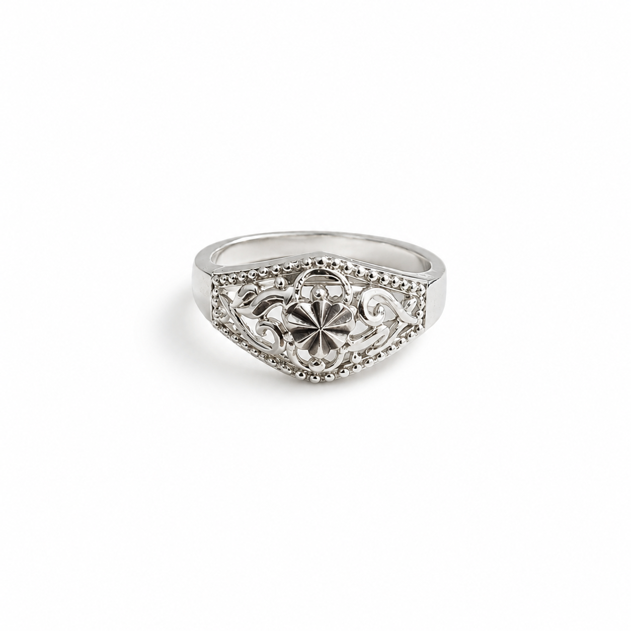 Vintage Clover Signet Ring