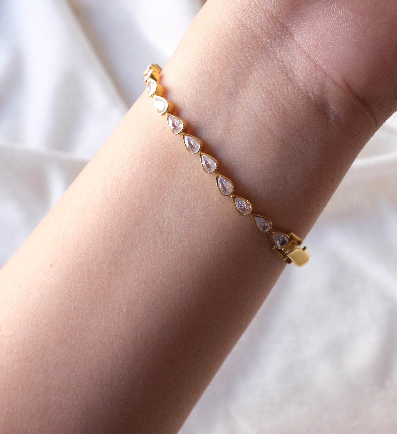 Tarini Manchanda in Pear Tennis Bracelet