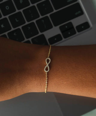 14k Natural Diamond Infinity knot Bracelet