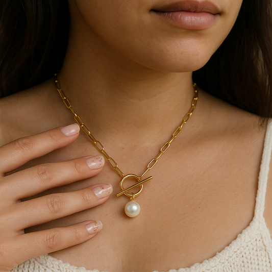 Open Lock Pearl Necklace