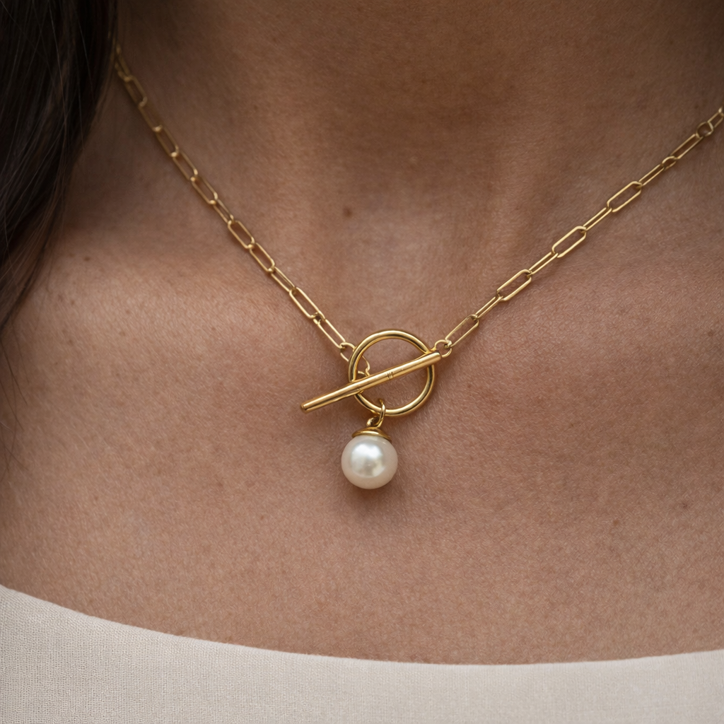 Open Lock Pearl Necklace
