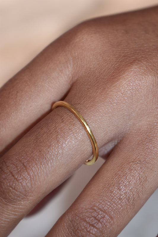 Sleek Ring Yellow Gold