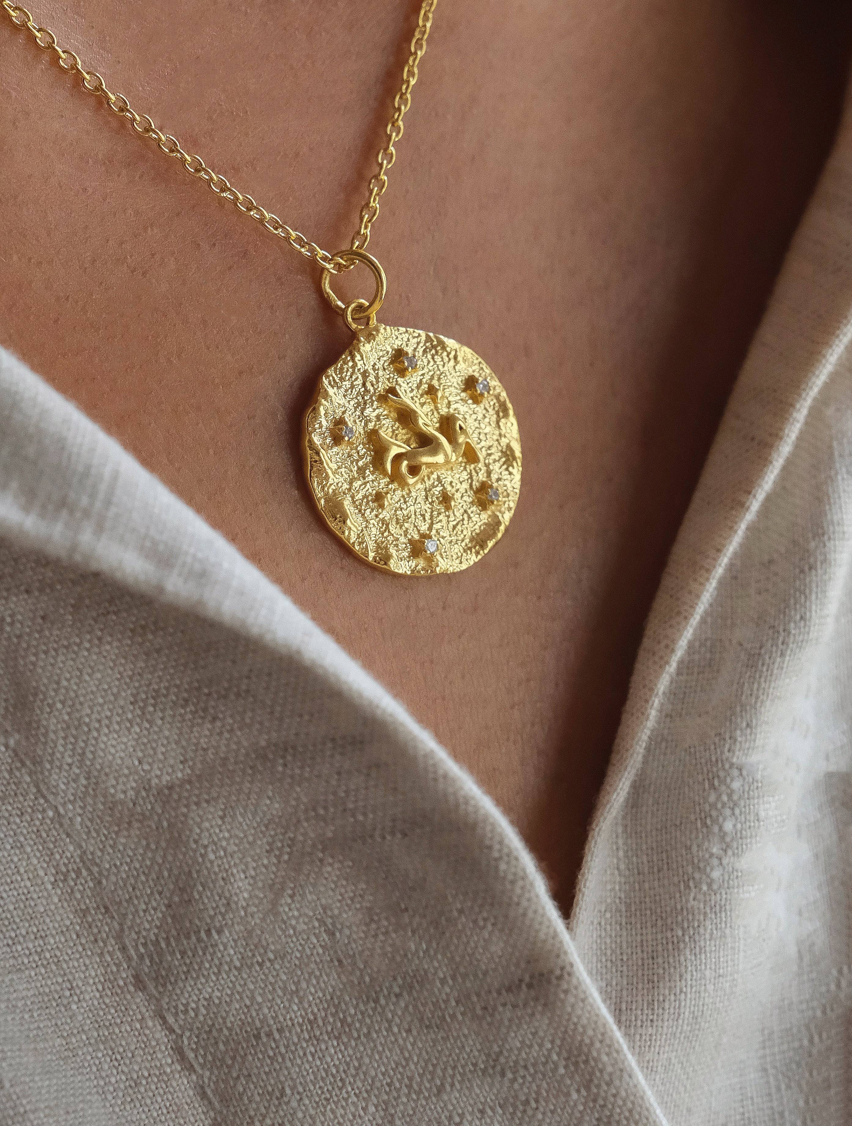 Yellow Gold Capricorn Zodiac Sign Round Pendant Necklace