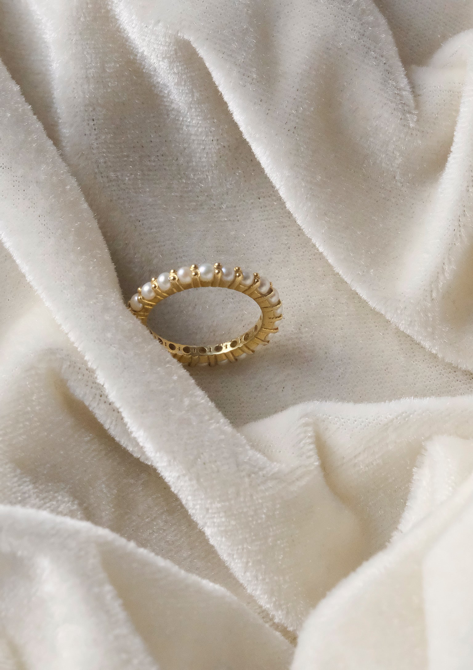 Thin Pearl Ring