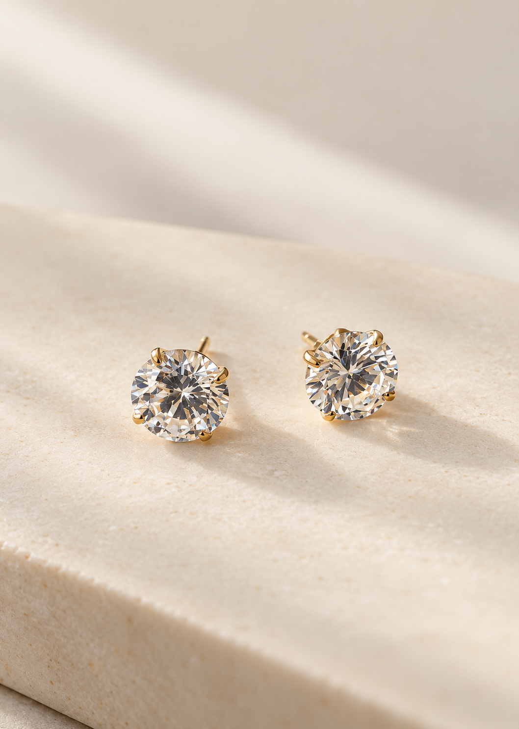 Classic Prong Round Stud
