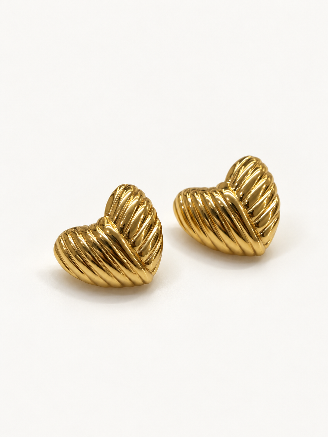 Ribbed Heart Earring
